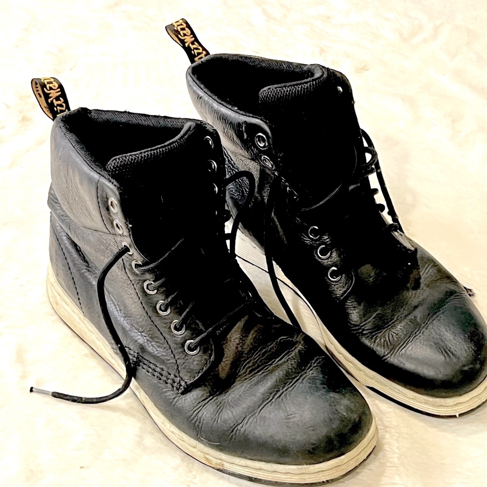 Dr. Martens Black Leather Boots Men’s 8/Woman 10